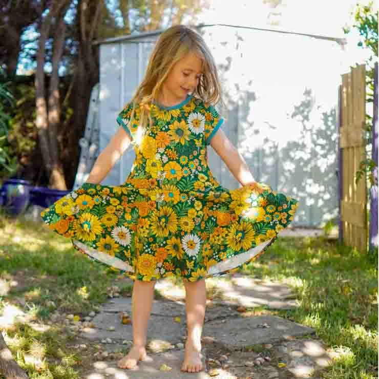 Uddevalla Barn Short Sleeved Dress - Marinas Yellow Flowers